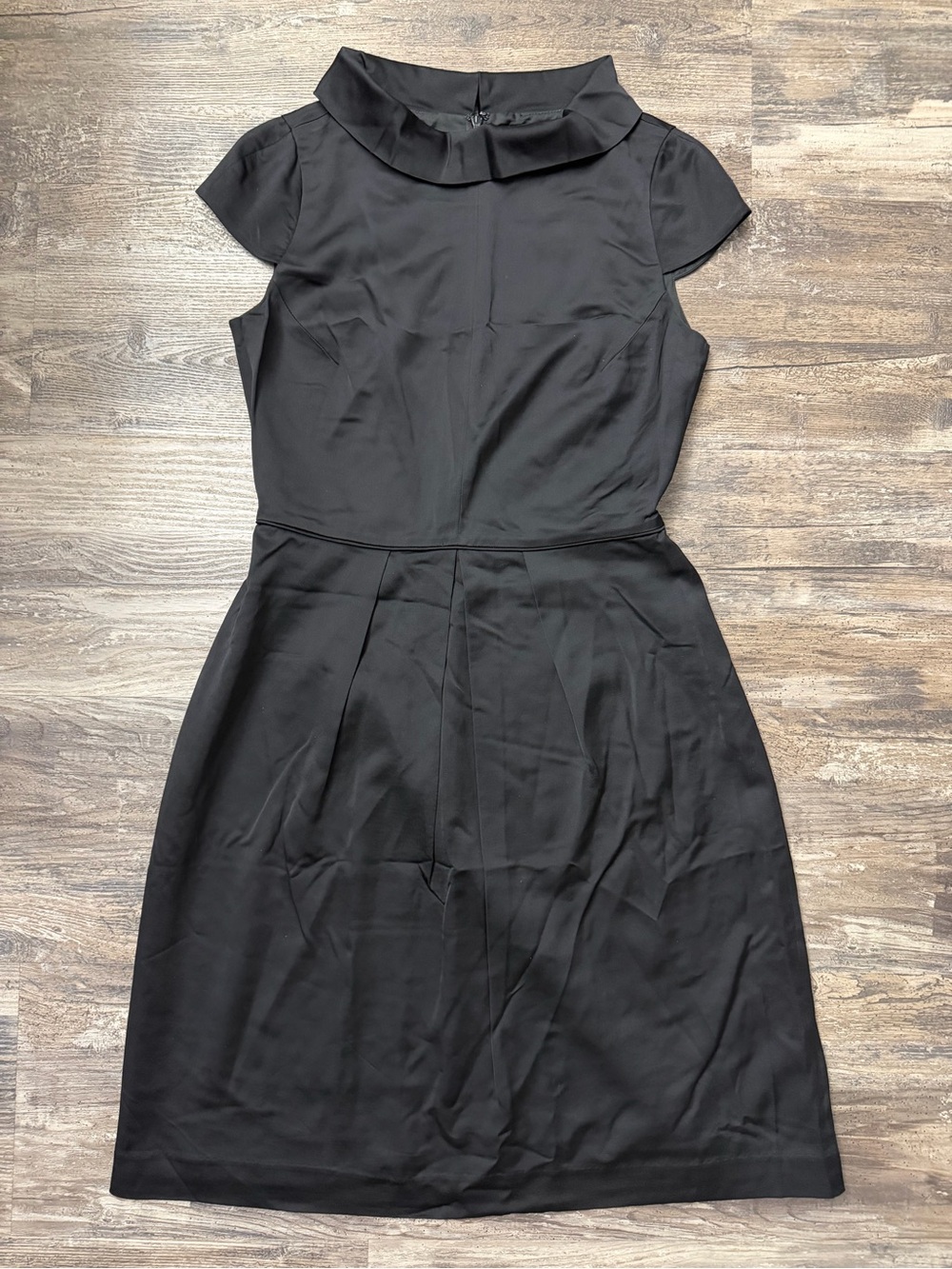 Banana Republic Women’s Black Cap-Sleeve Wool Blend Satin Dress Size 4